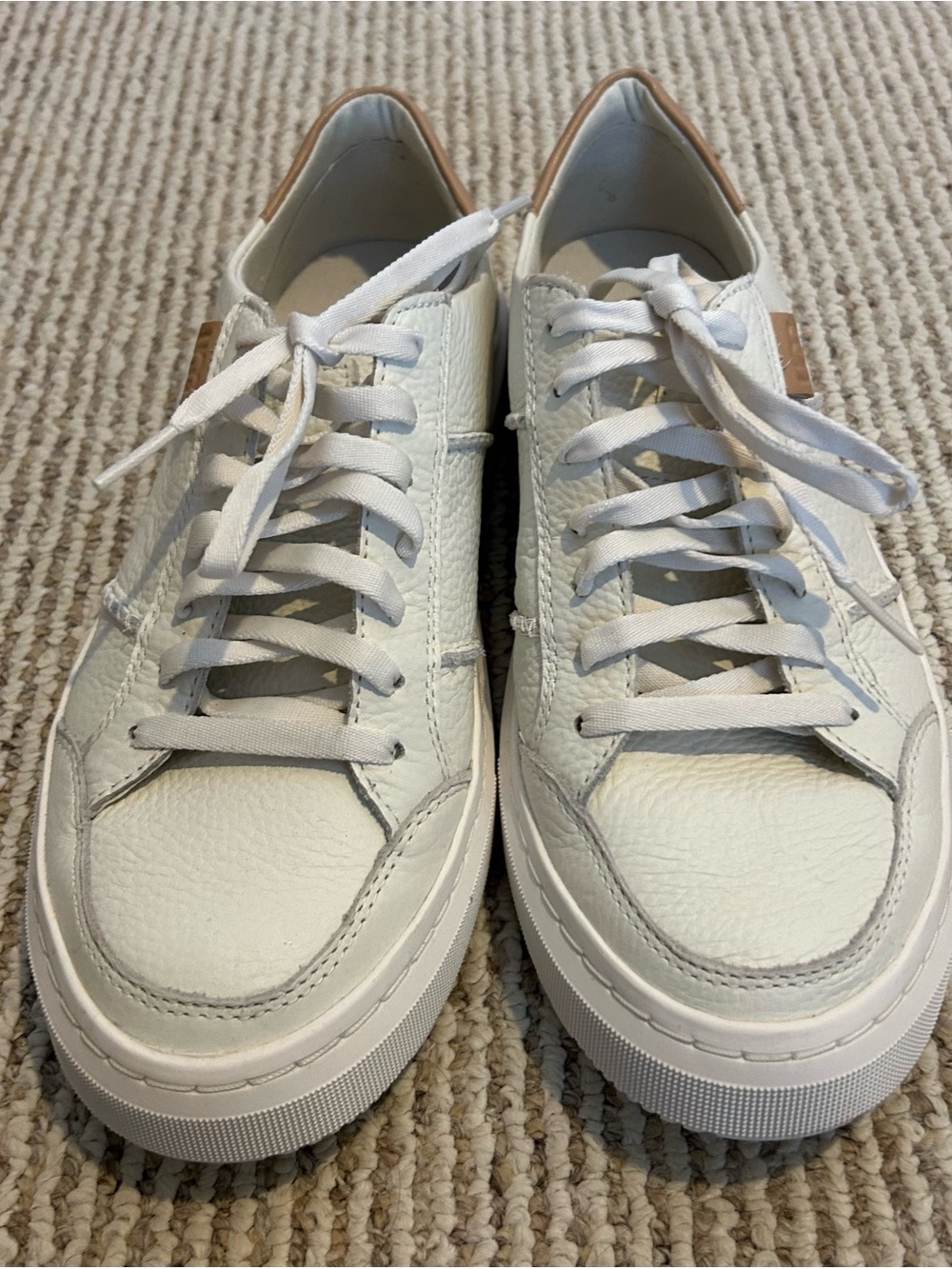 UGG Women’s Alameda Cream Leather Sneakers with Tan Heel Accent - size 9 - Picture 5 of 14